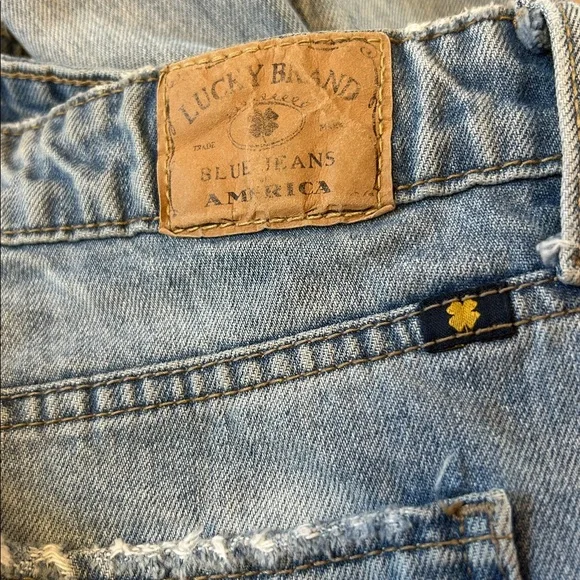 LUCKY BRAND Sienna Slim Distressed Jeans with Embroidered Floral Details - Picture 8 of 12